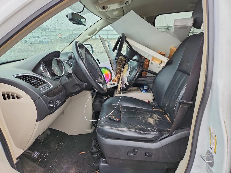 2016 Chrysler Town & Country Touring