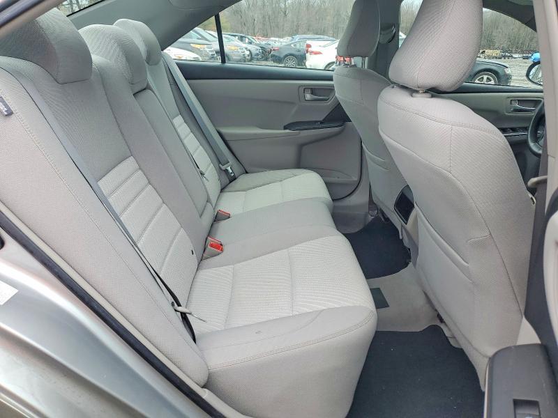2016 Toyota Camry le