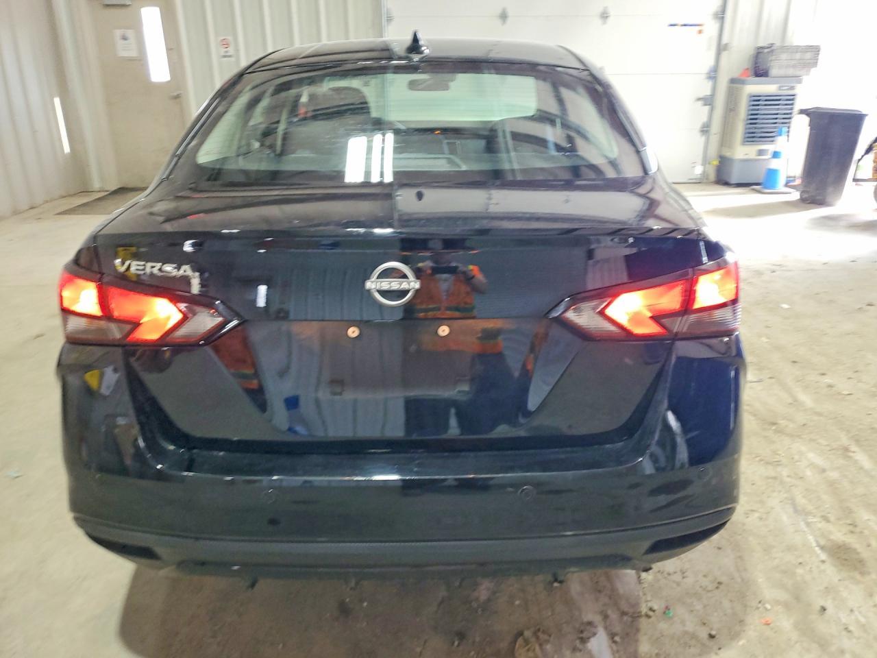 2025 Nissan Versa sv