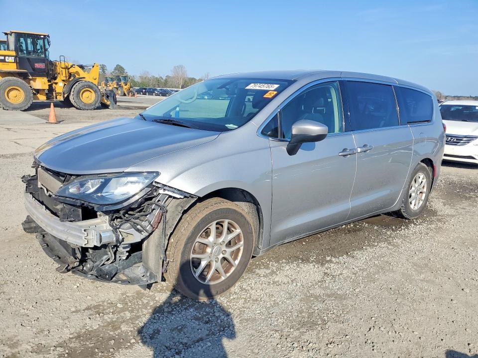 2020 Chrysler Voyager