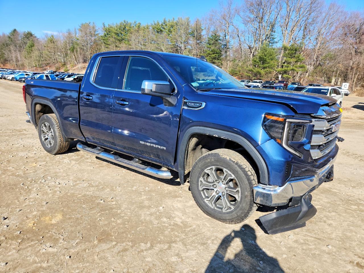 2022 GMC Sierra K1500 SLE
