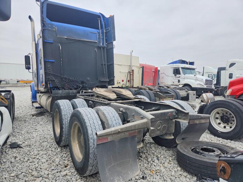 2020 Freightliner Coronado Semi Truck