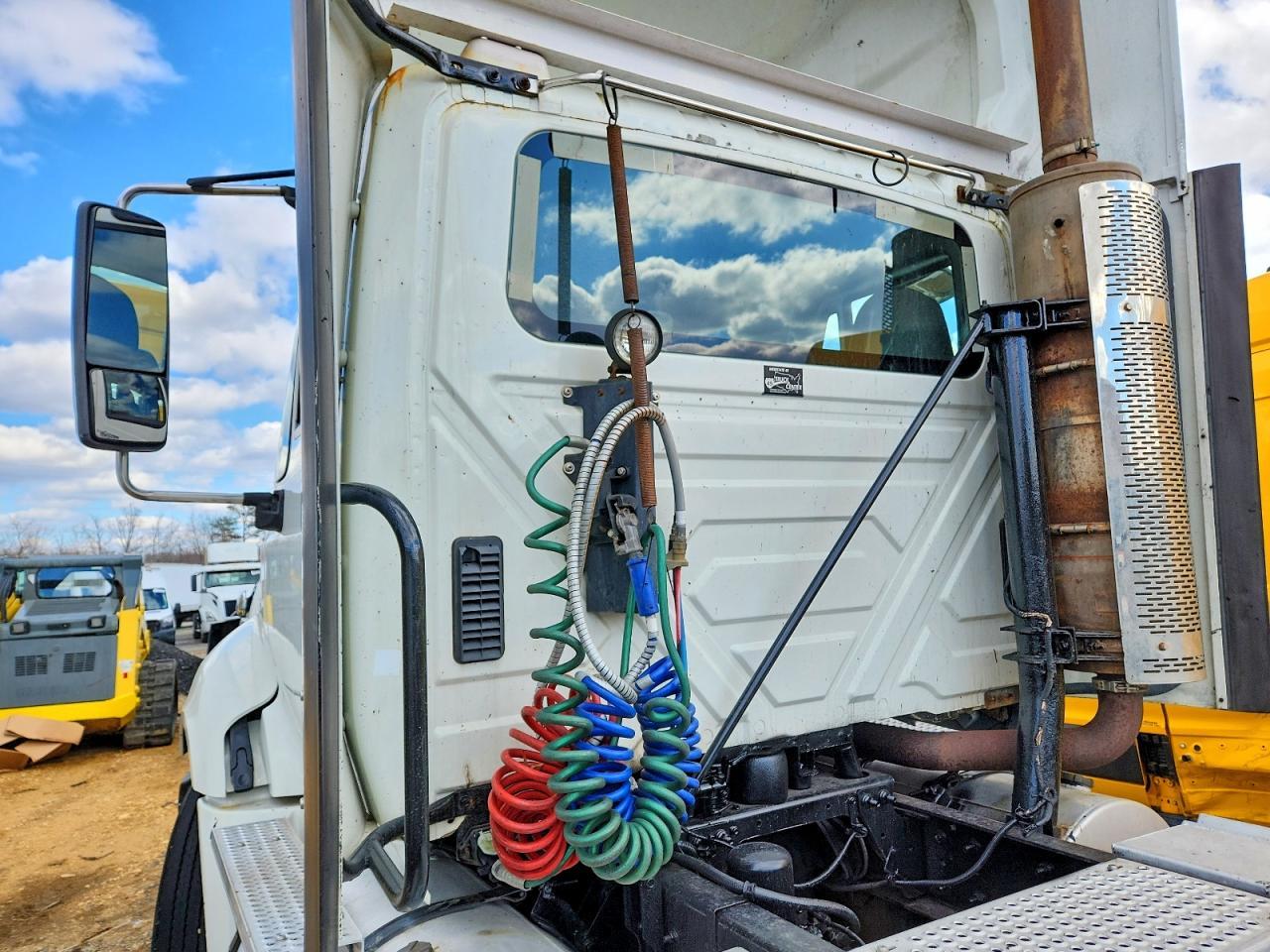 2014 International PROSTAR+122 6X4 Semi Truck