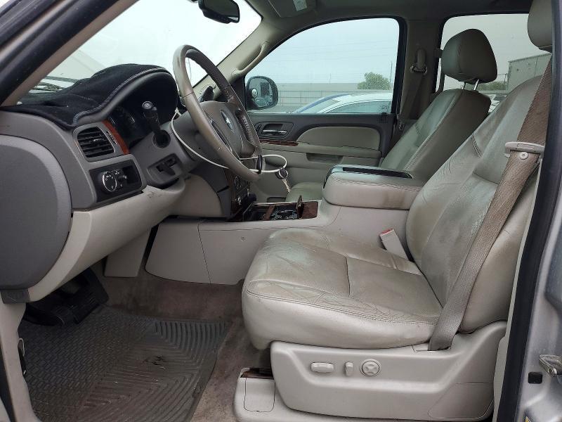 2011 Chevrolet Suburban C1500 ltz