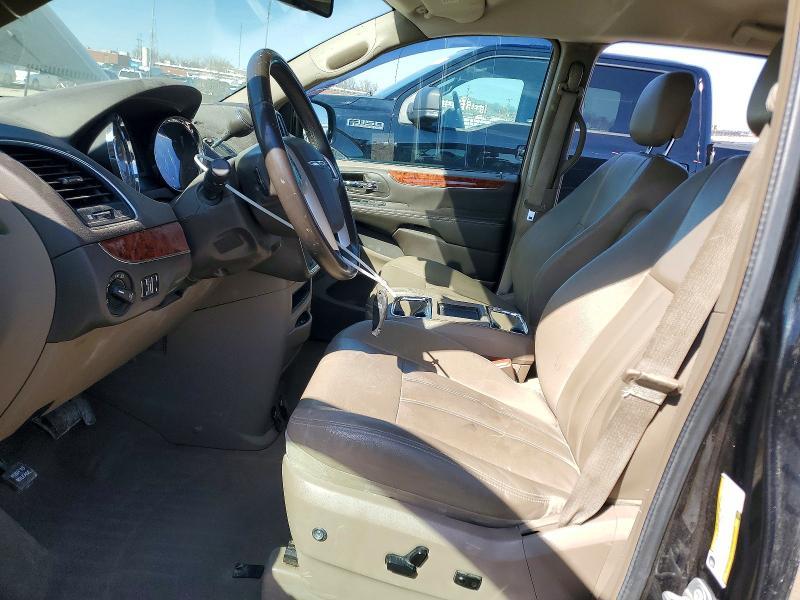 2016 Chrysler Town & Country Touring