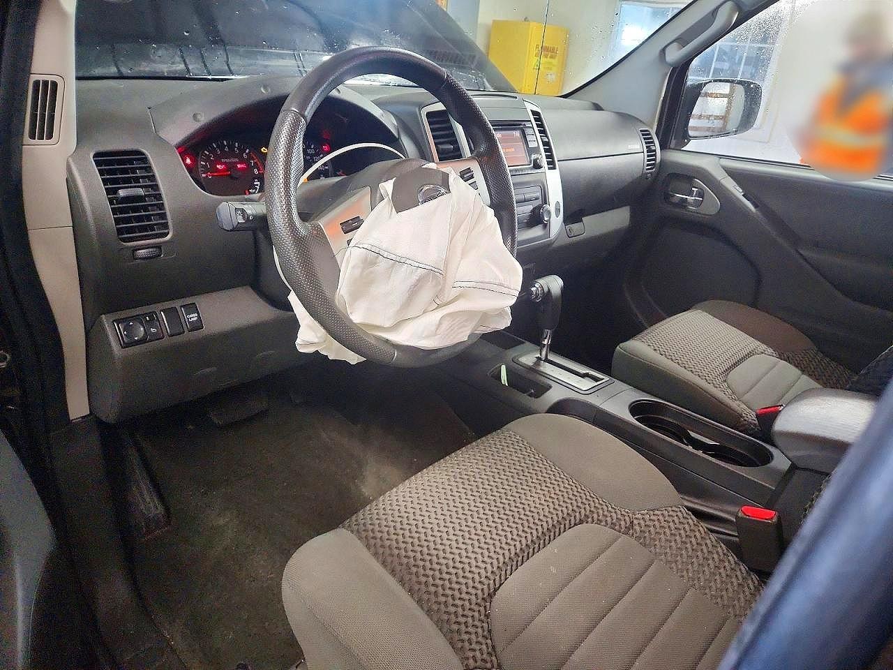 2017 Nissan Frontier SV