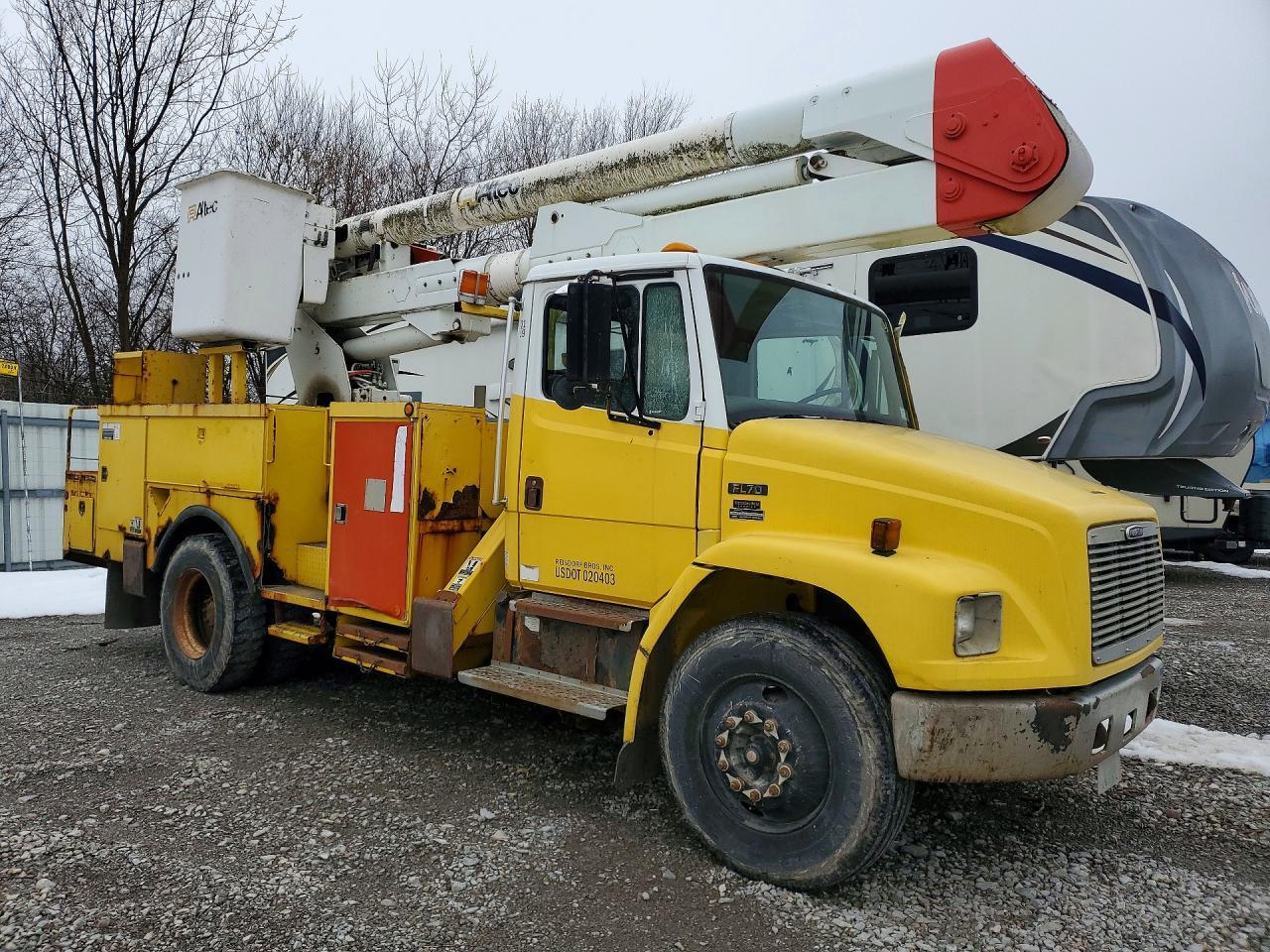 2001 Freightliner Medium Conventional FL70