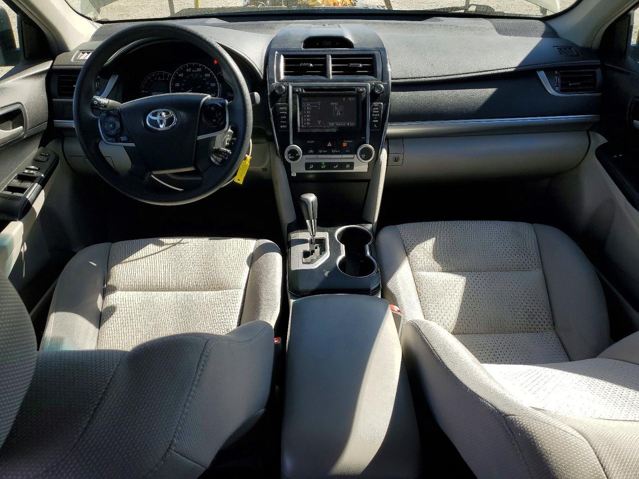 2014 Toyota Camry le