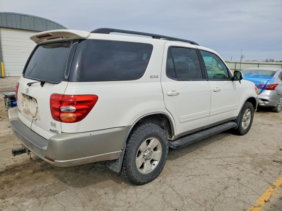 2004 Toyota Sequoia SR5