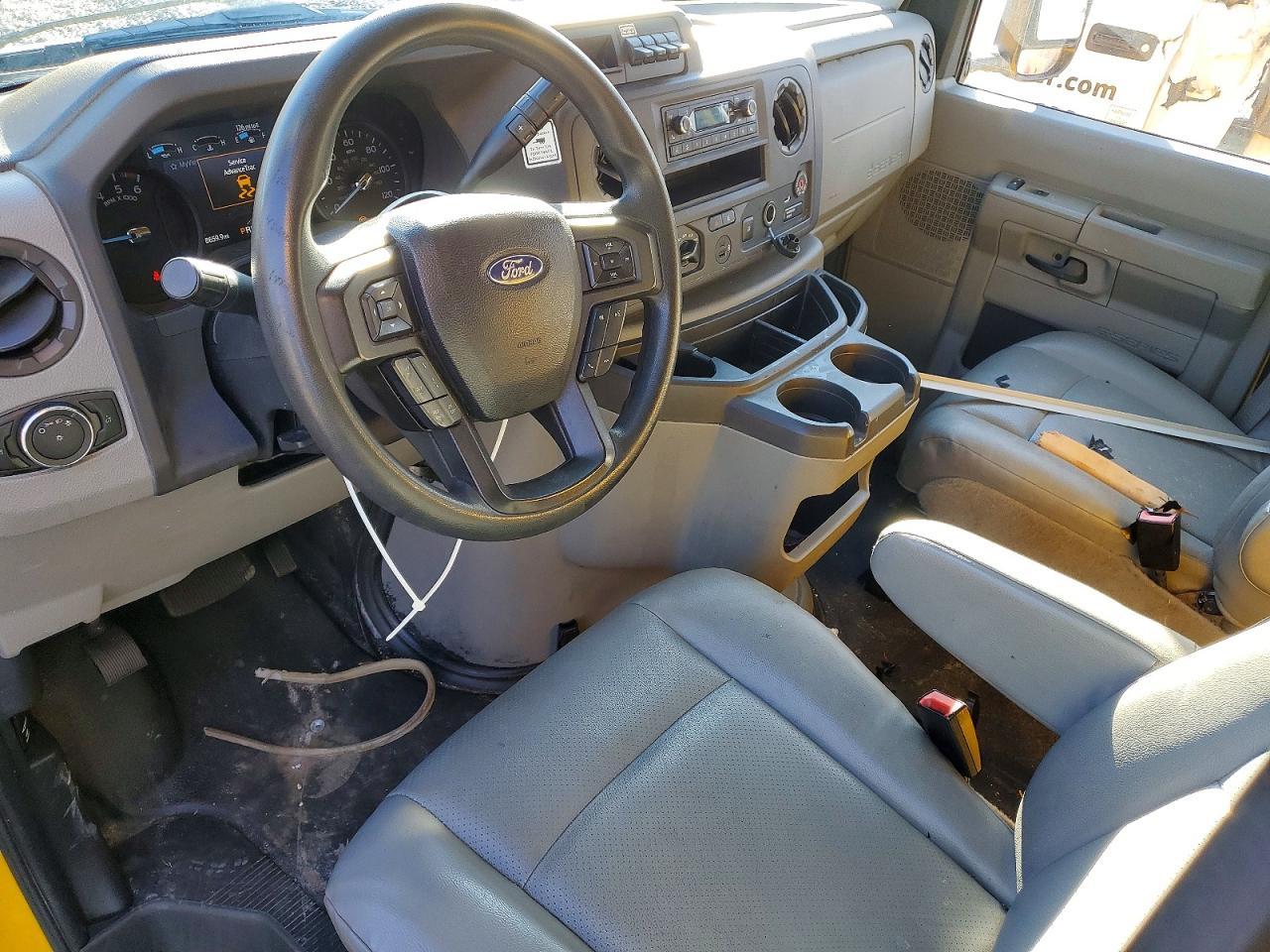 2022 Ford E350 BOX Truck