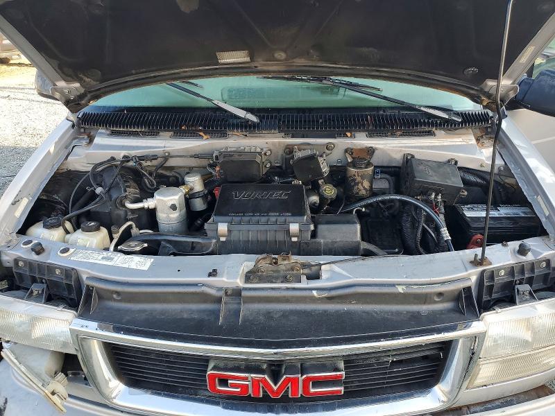 2000 GMC Safari xt