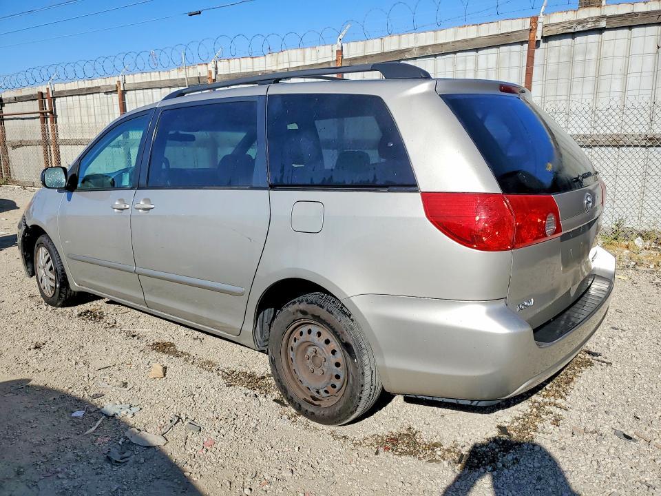 2008 Toyota Sienna le 8-passenger