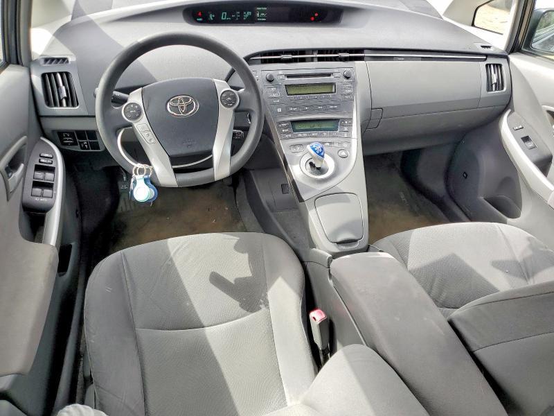 2010 Toyota Prius iii