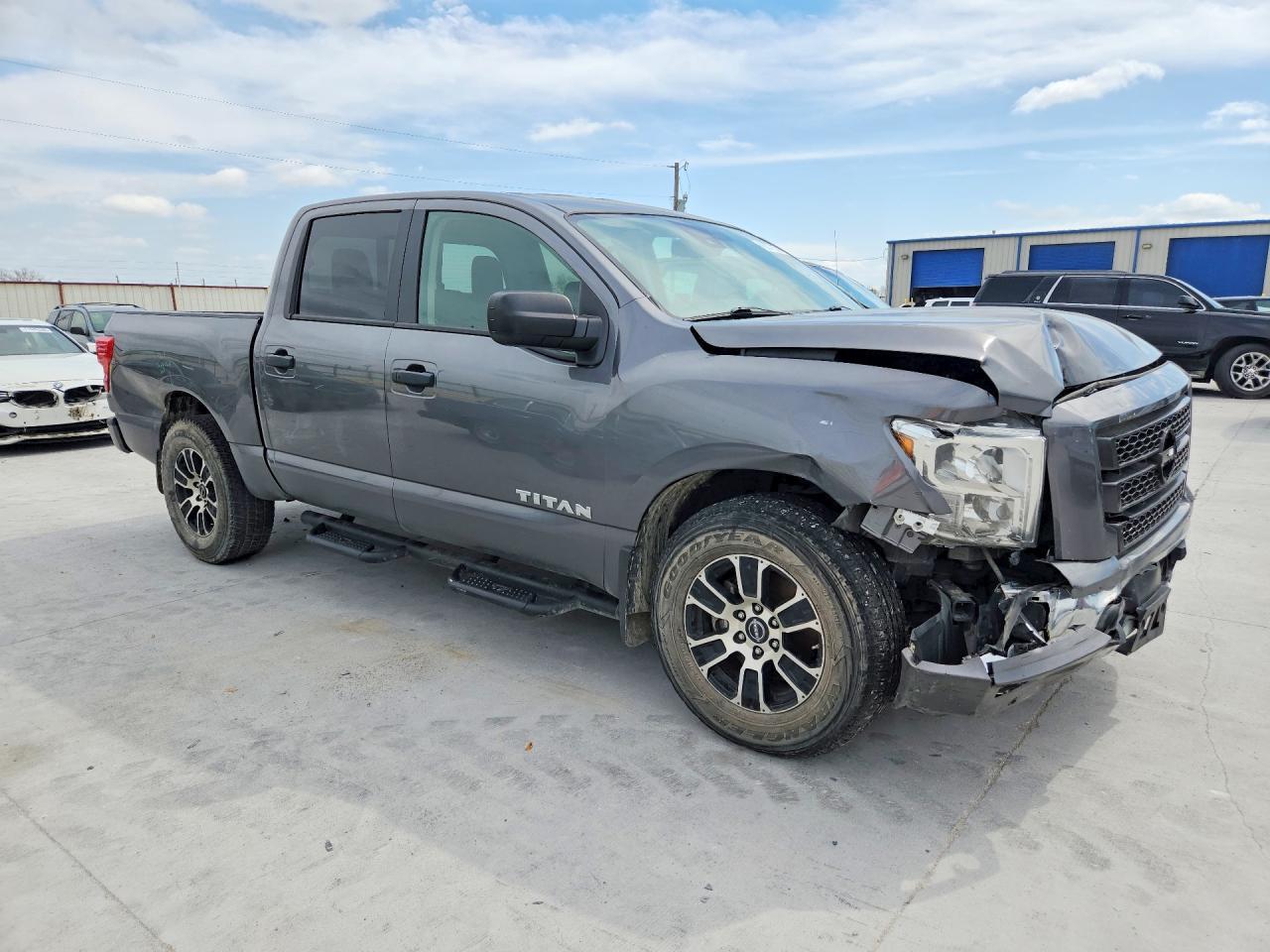 2024 Nissan Titan SV