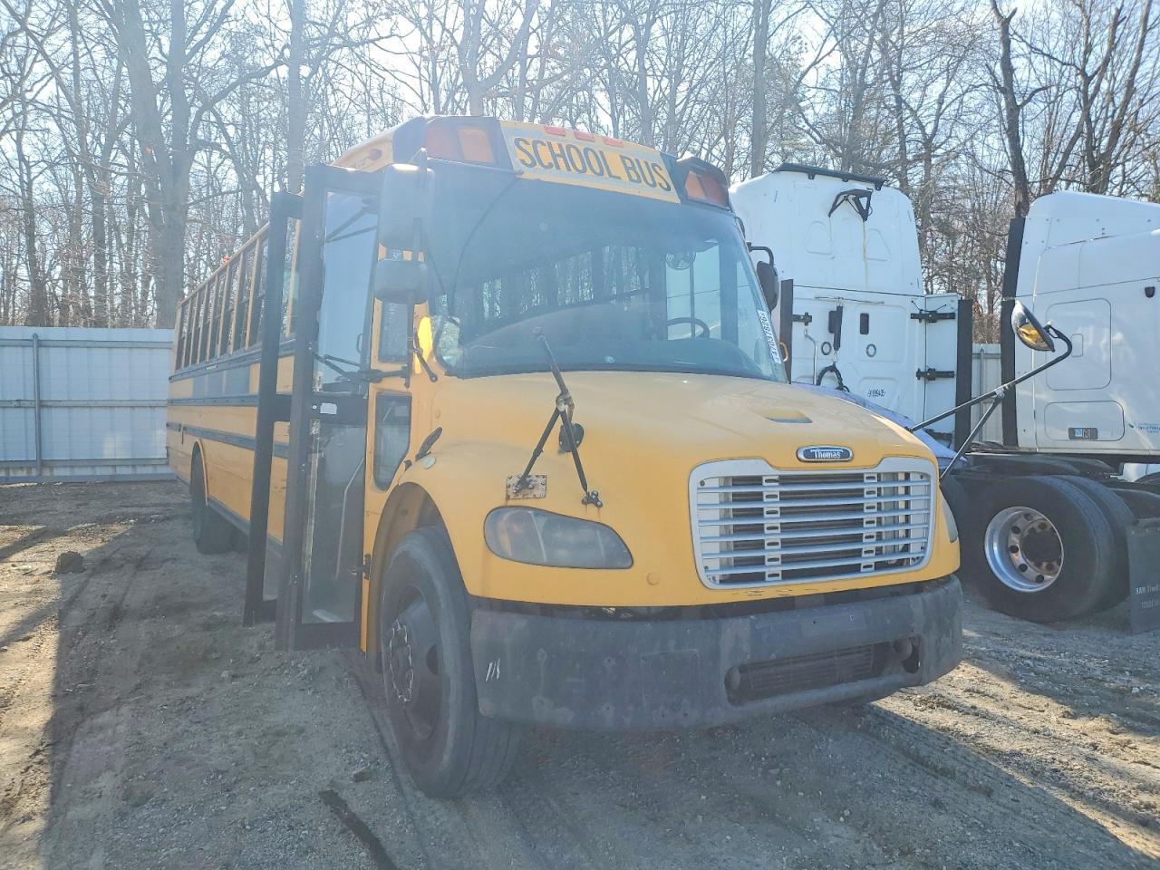2010 Freigliner 2010 Thomas SAF-T-LINER C2-School Bus