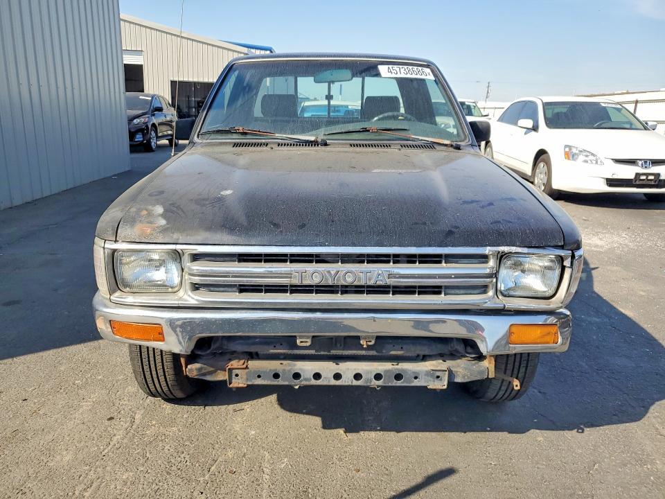 1990 Toyota Pickup Deluxe