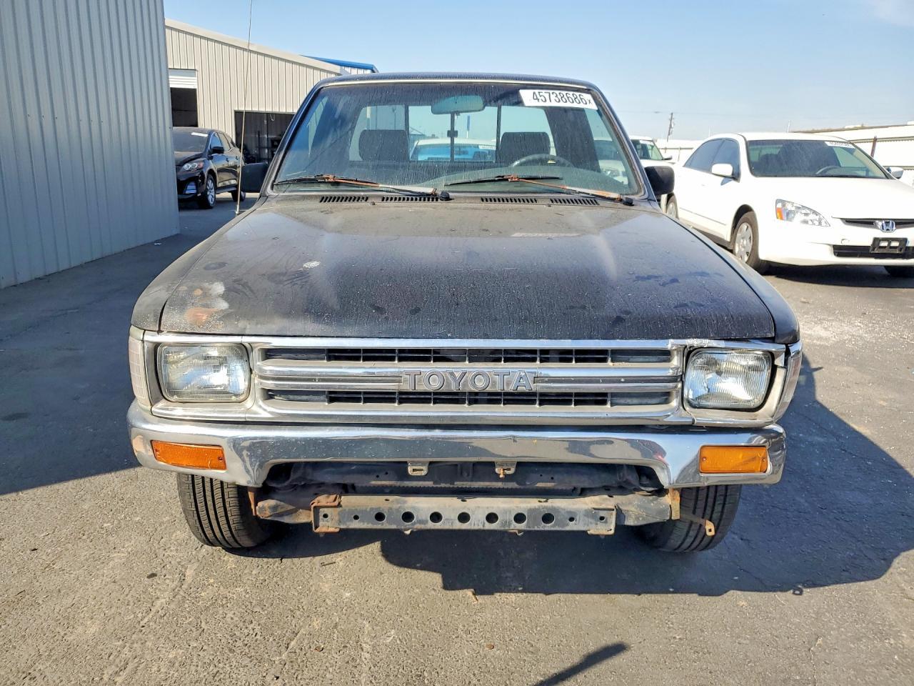 1990 Toyota Pickup Deluxe