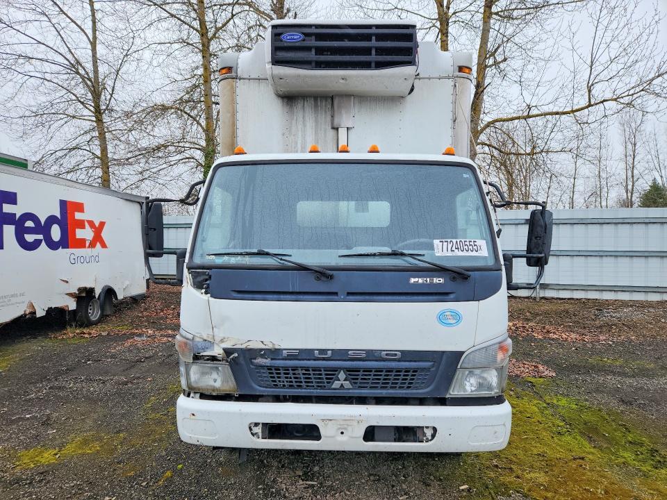2009 Mitsubishi FE85D Refrigerated BOX Truck