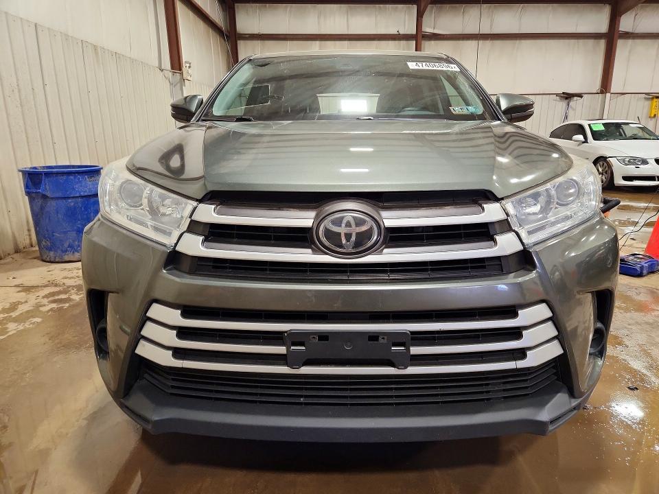 2017 Toyota Highlander le