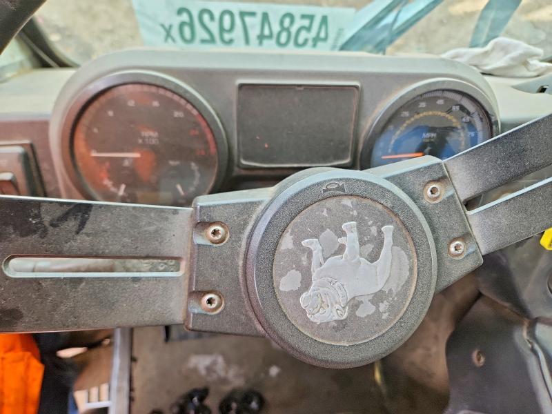 2010 Mack MRU613 Refuse Truck