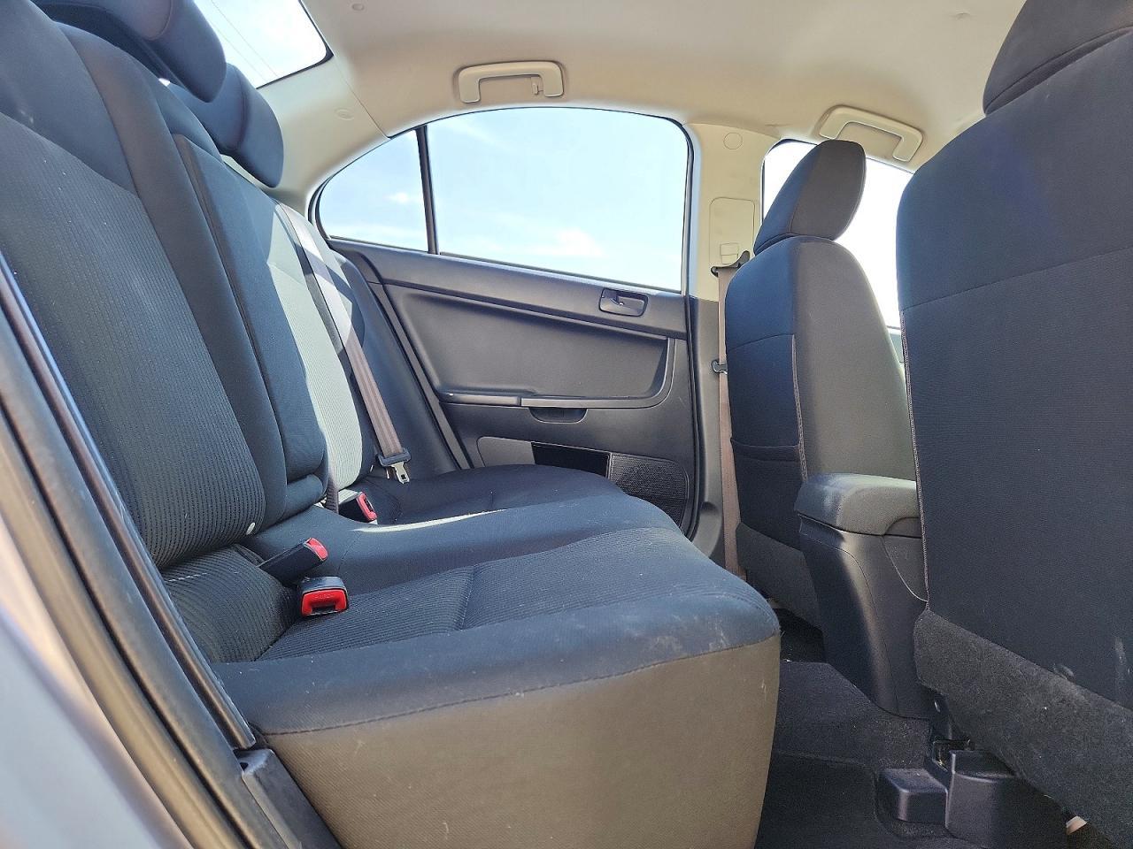 2014 Mitsubishi Lancer es