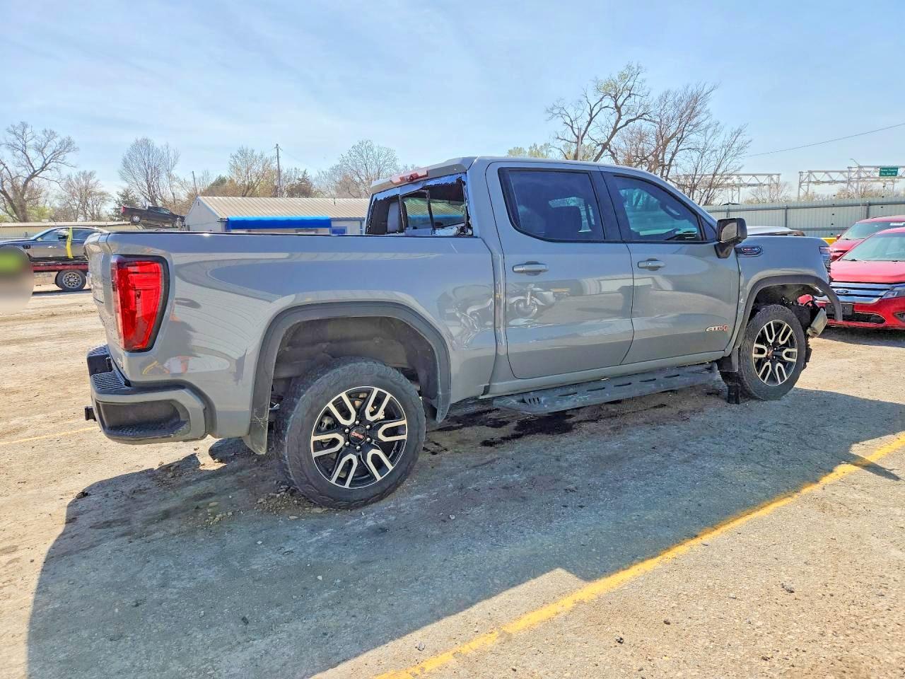 2024 GMC Sierra K1500 AT4