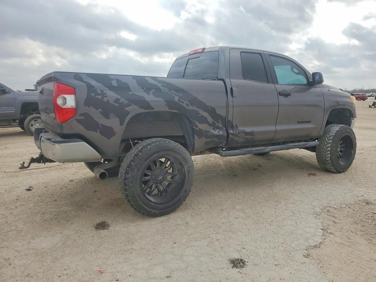 2014 Toyota Tundra SR5