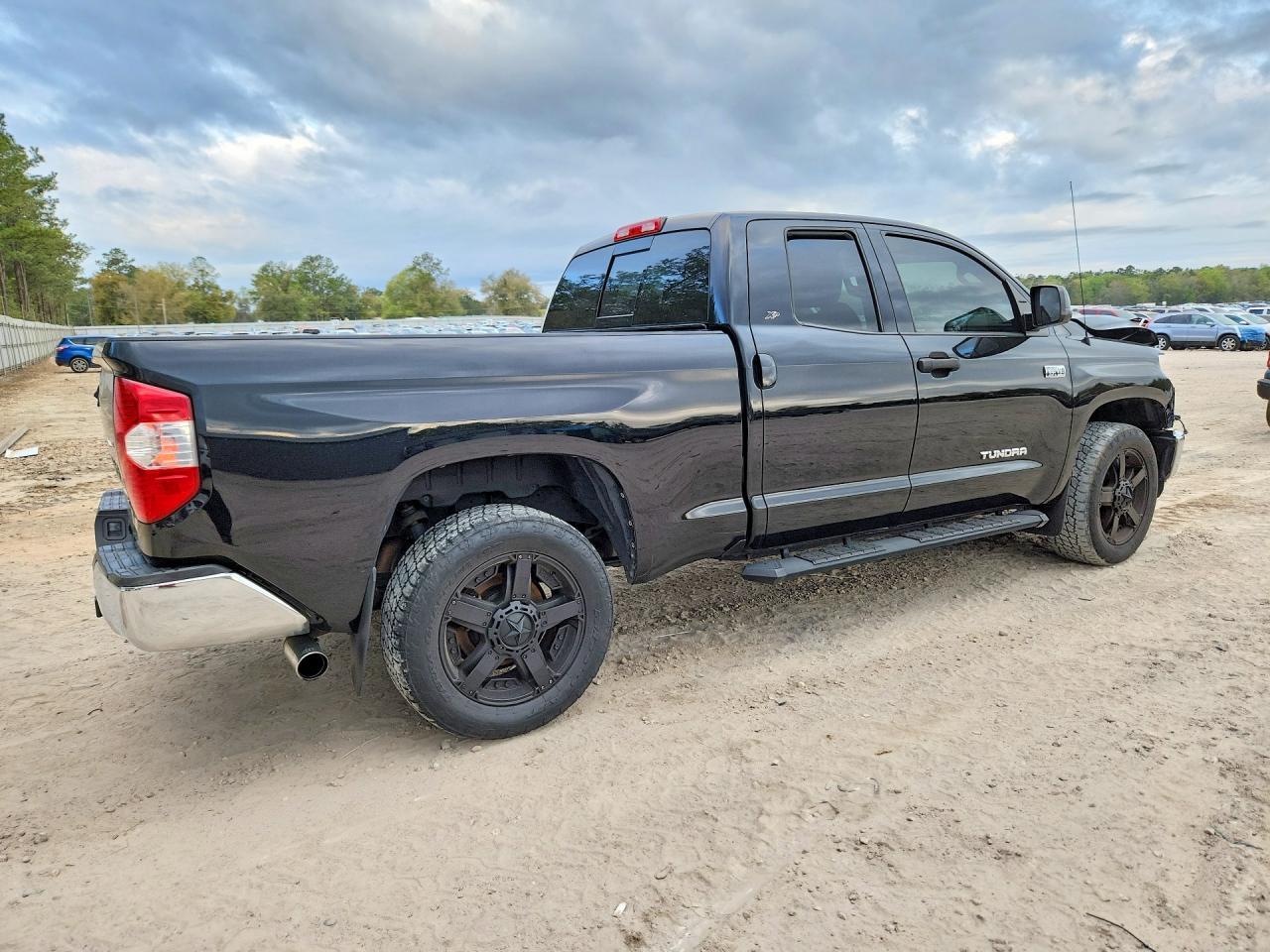 2017 Toyota Tundra SR5