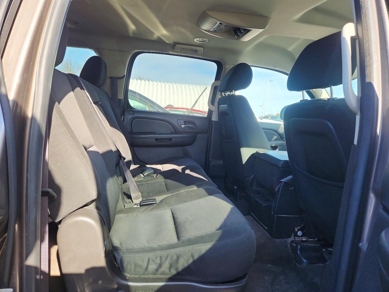 2012 Chevrolet Suburban K1500 ls