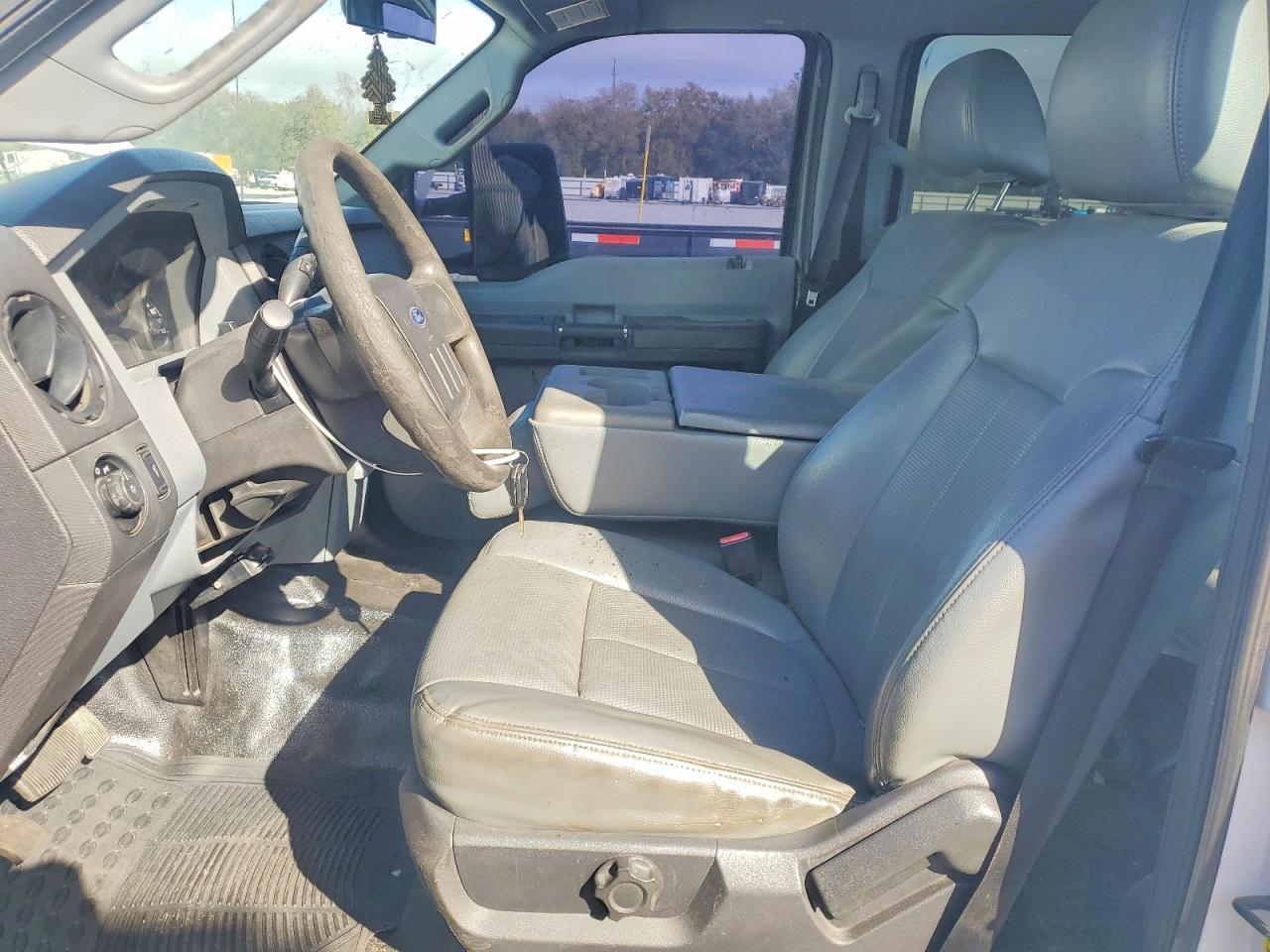 2016 Ford 2014 Ford F-350 Flatbed Truck
