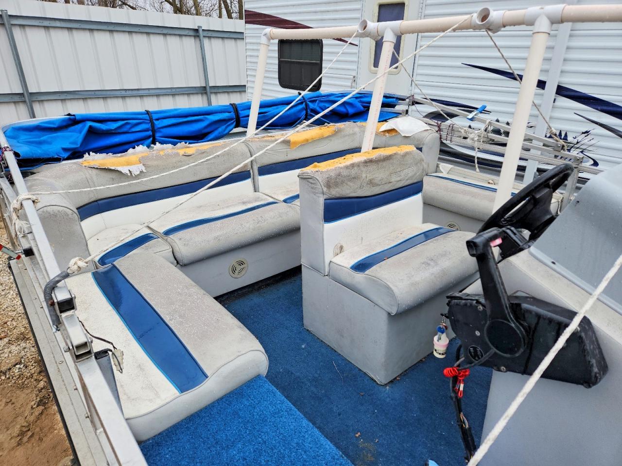 1995 Sun Tracker Bass 18 Buggy