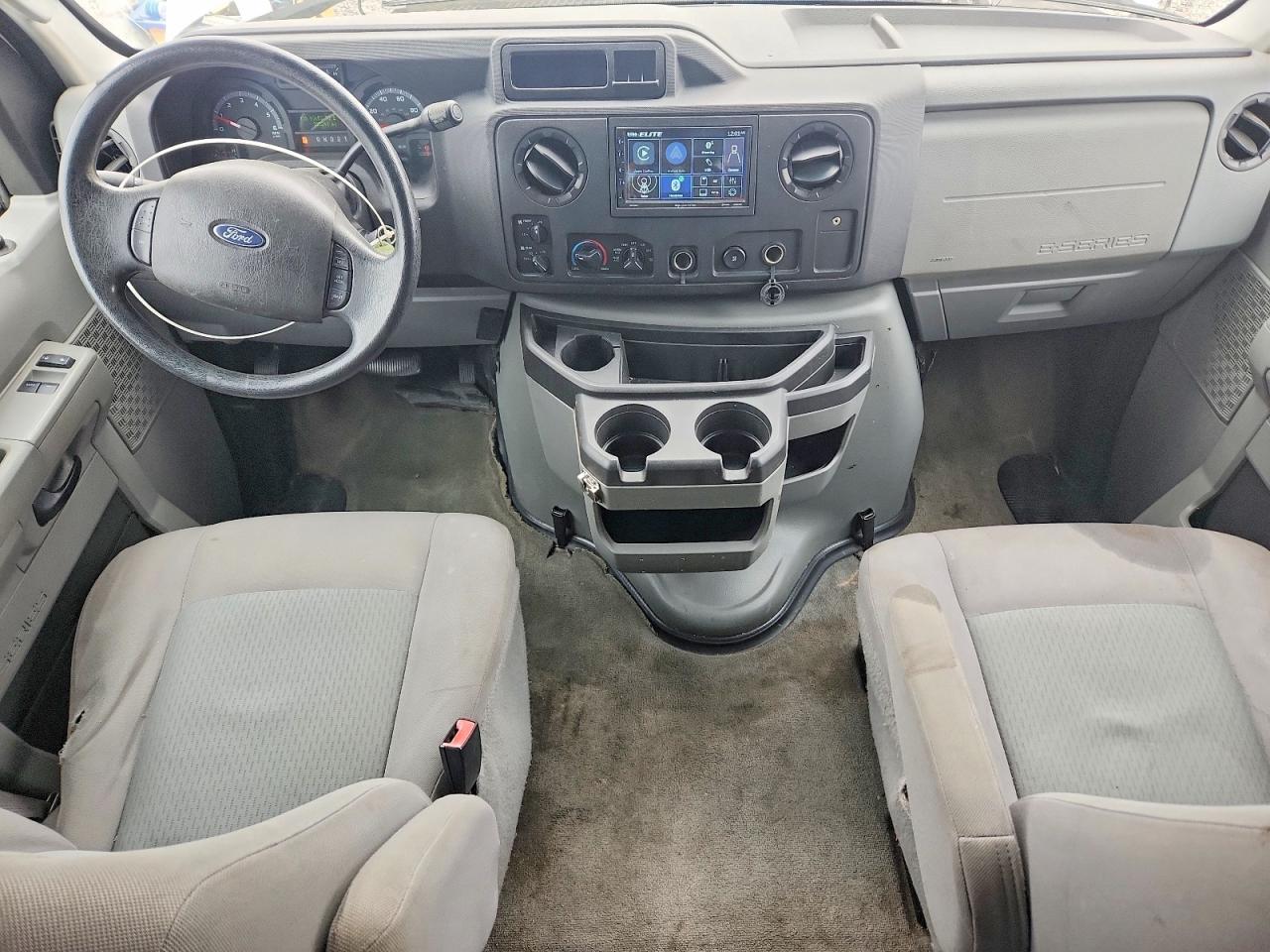 2013 Ford Econoline E350 Super Duty Wagon