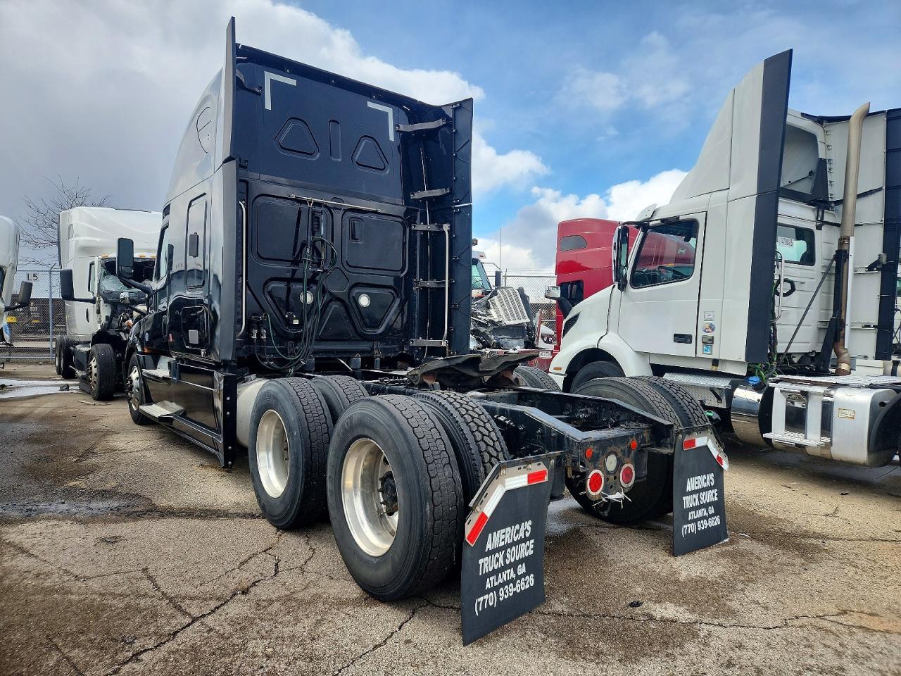 2019 Freigliner 2019 Freightliner Cascadia 126 Semi Truck