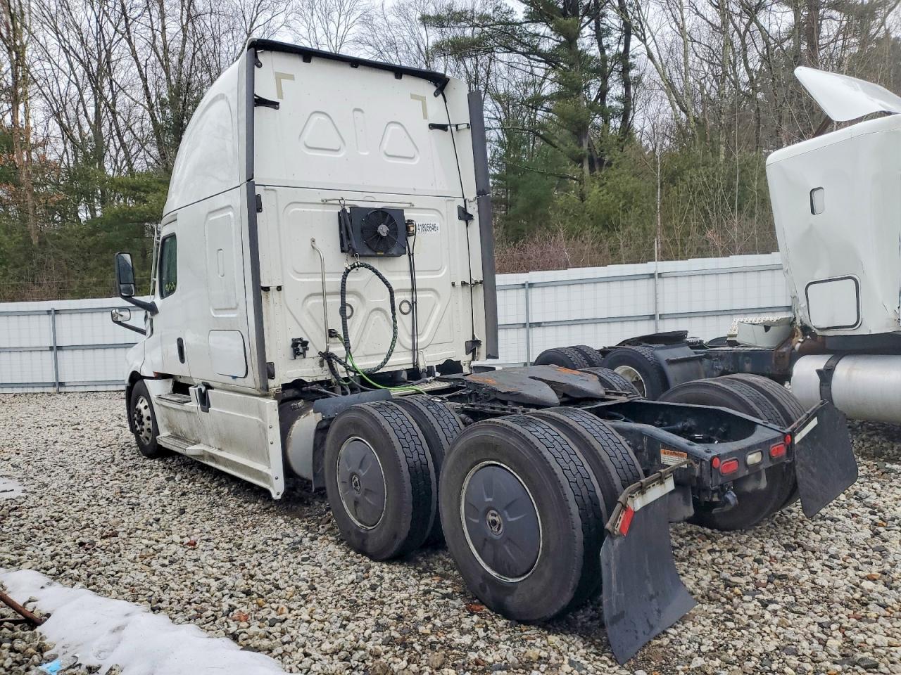 2019 Freigliner 2019 Freightliner Business Class M2 Semi Truck