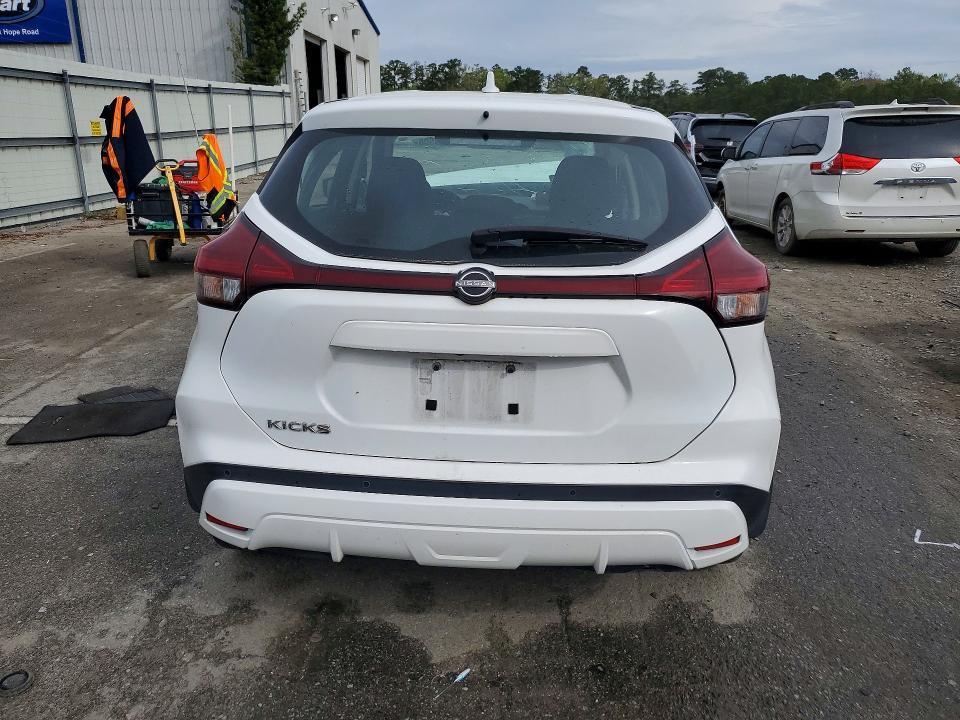 2023 Nissan Kicks s