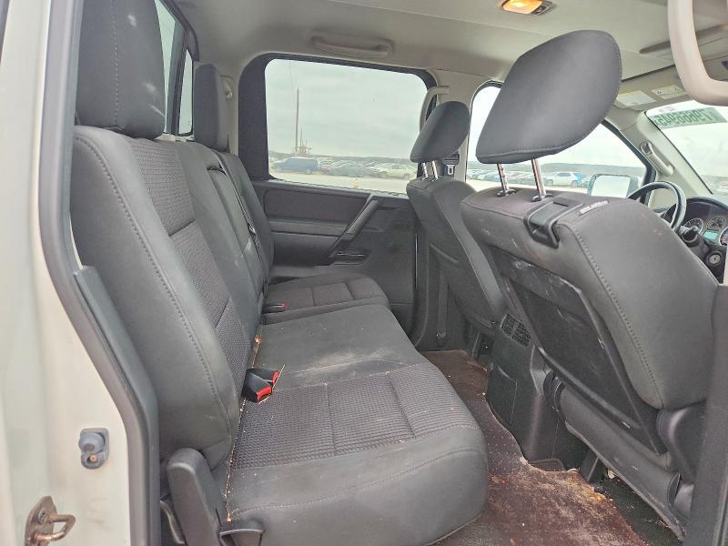2012 Nissan Titan SV
