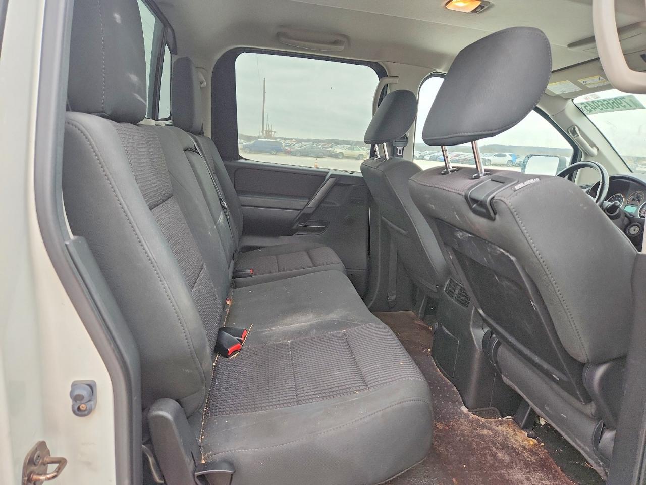 2012 Nissan Titan SV