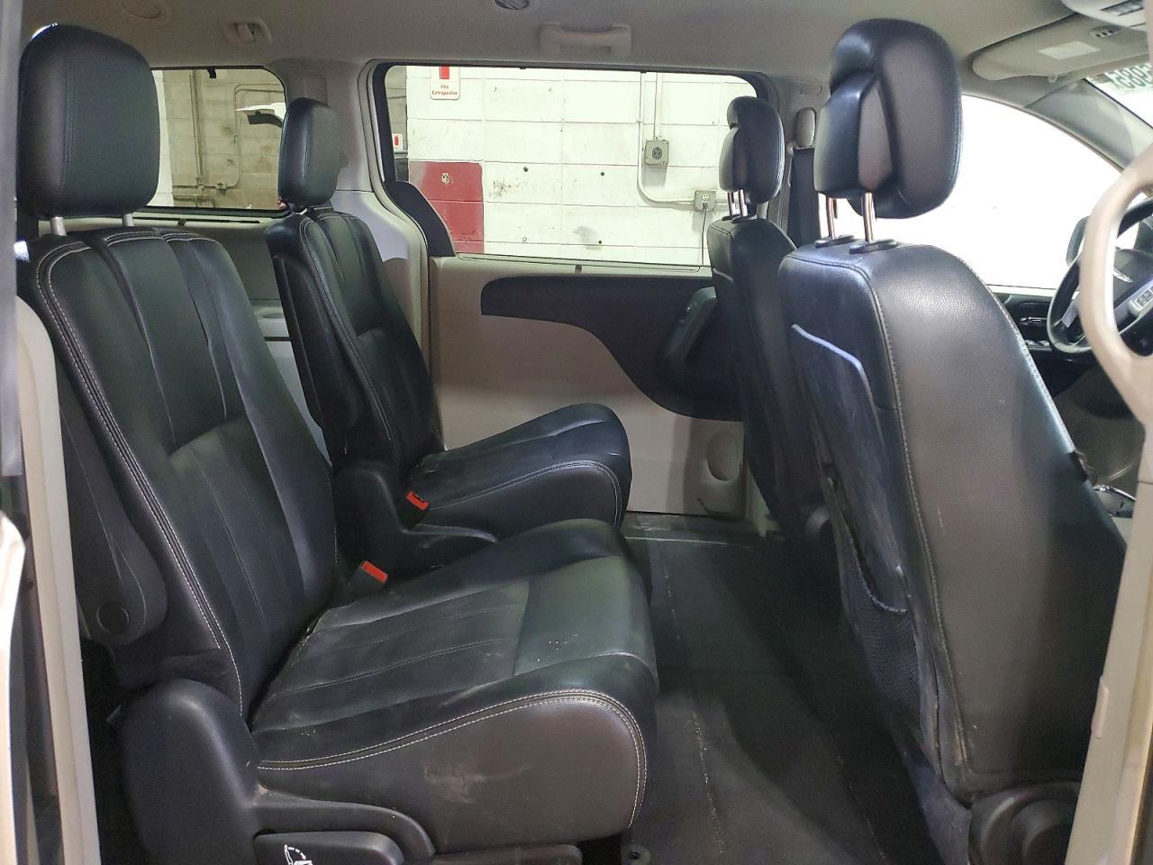 2015 Chrysler Town & Country Touring