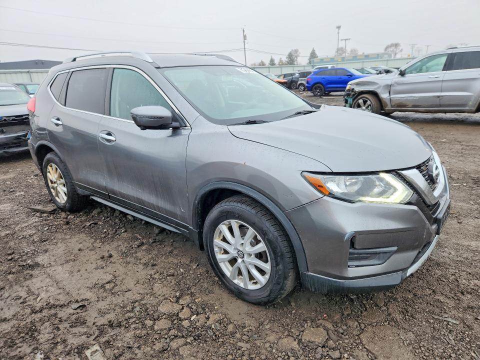 2017 Nissan Rogue sv