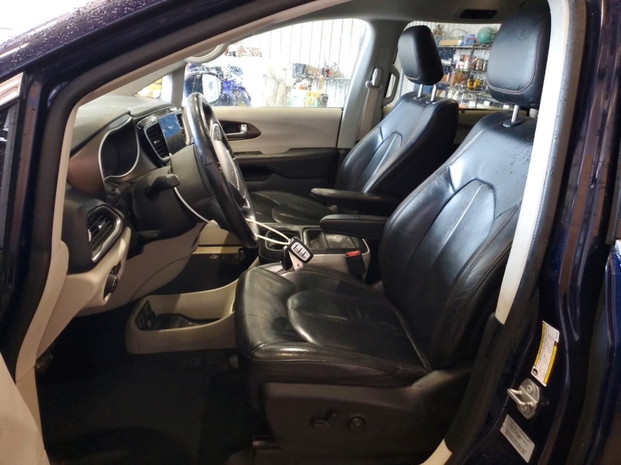 2017 Chrysler Pacifica Touring l