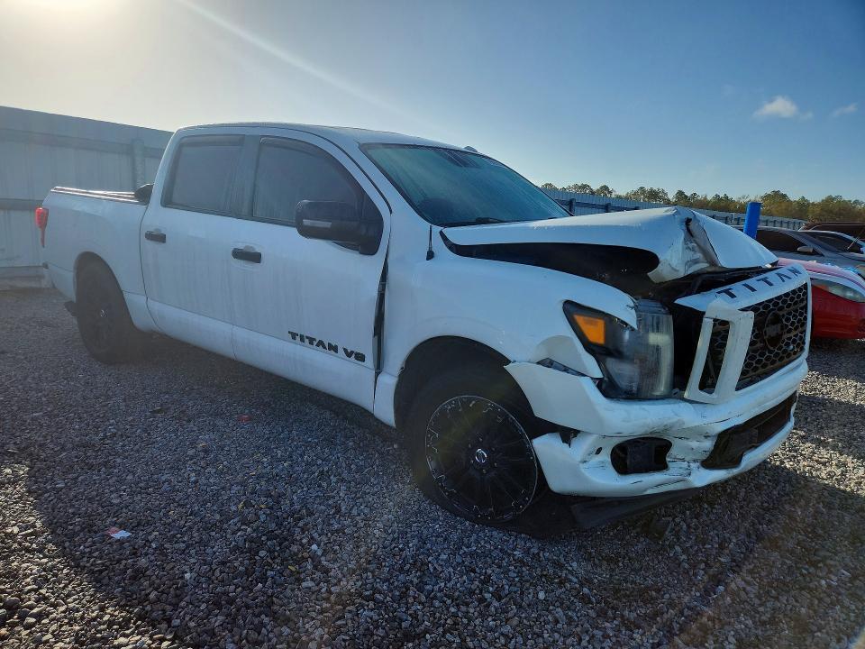2018 Nissan Titan SV