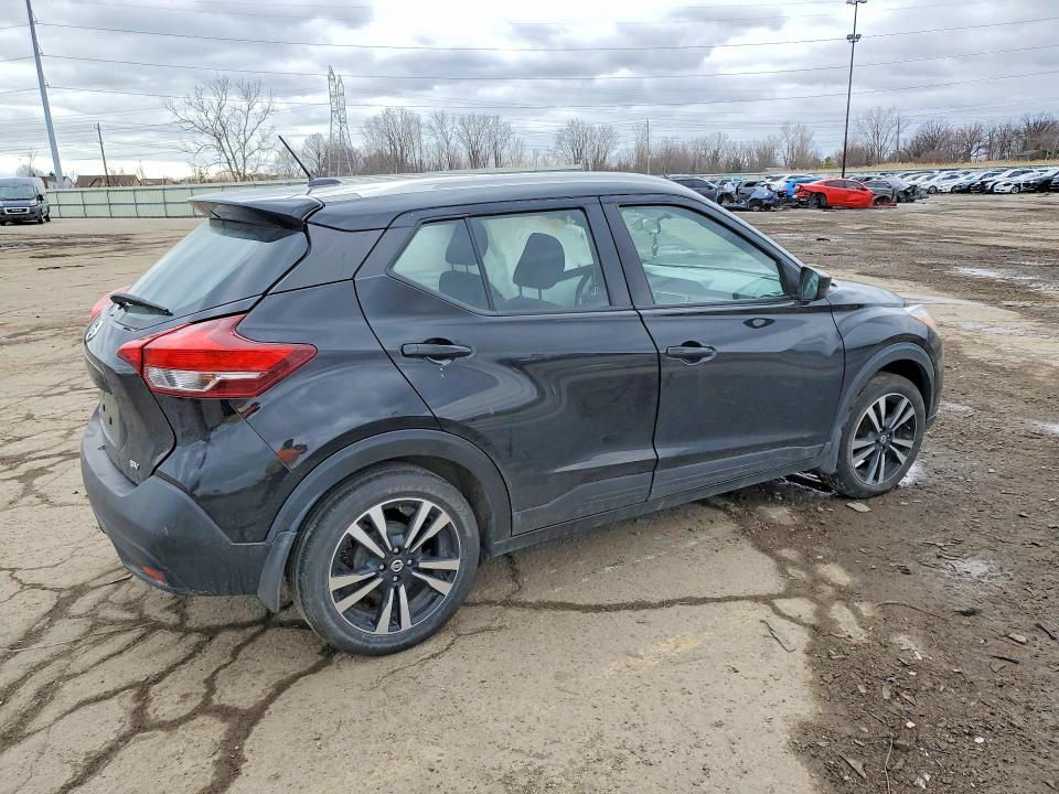 2019 Nissan Kicks sv