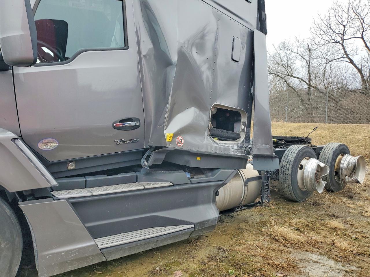 2023 Kenworth T680 Semi Truck