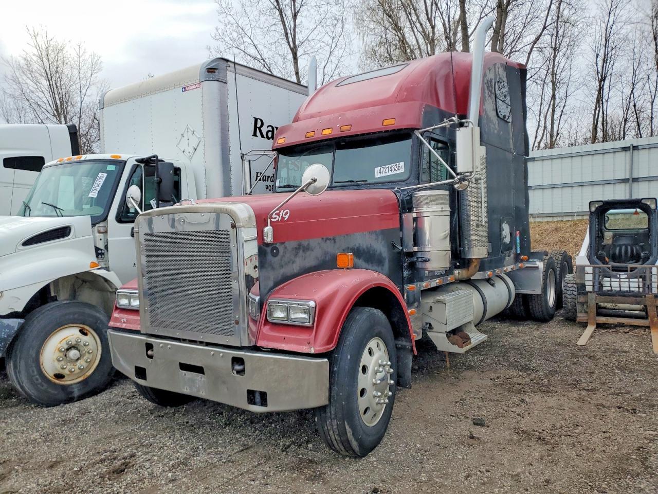 2004 Freigliner 2004 Freightliner FLD132 Semi Truck