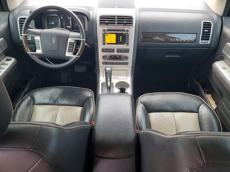 2009 Lincoln Townhouse MKX