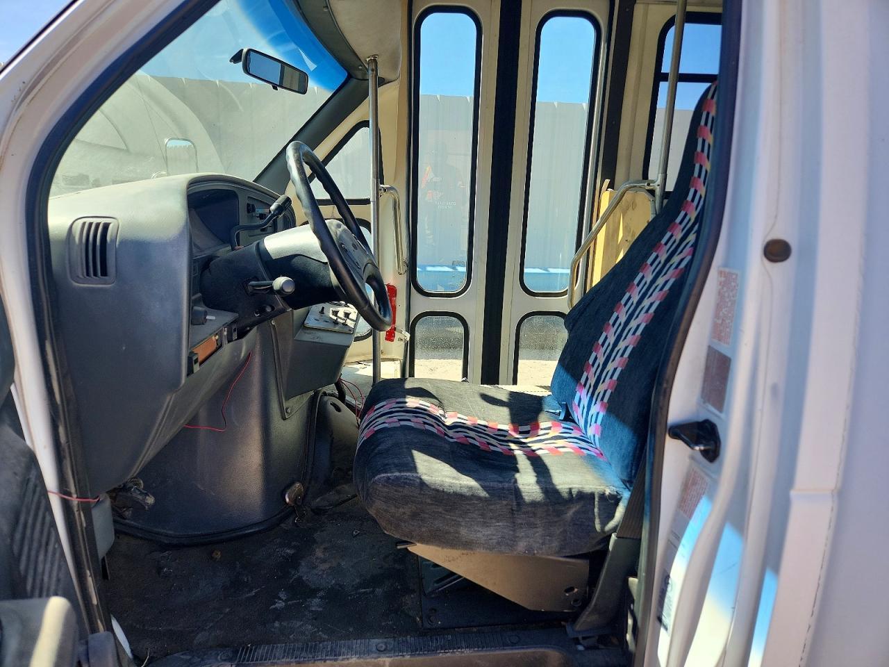 1996 Ford E-350 Shuttle Bus