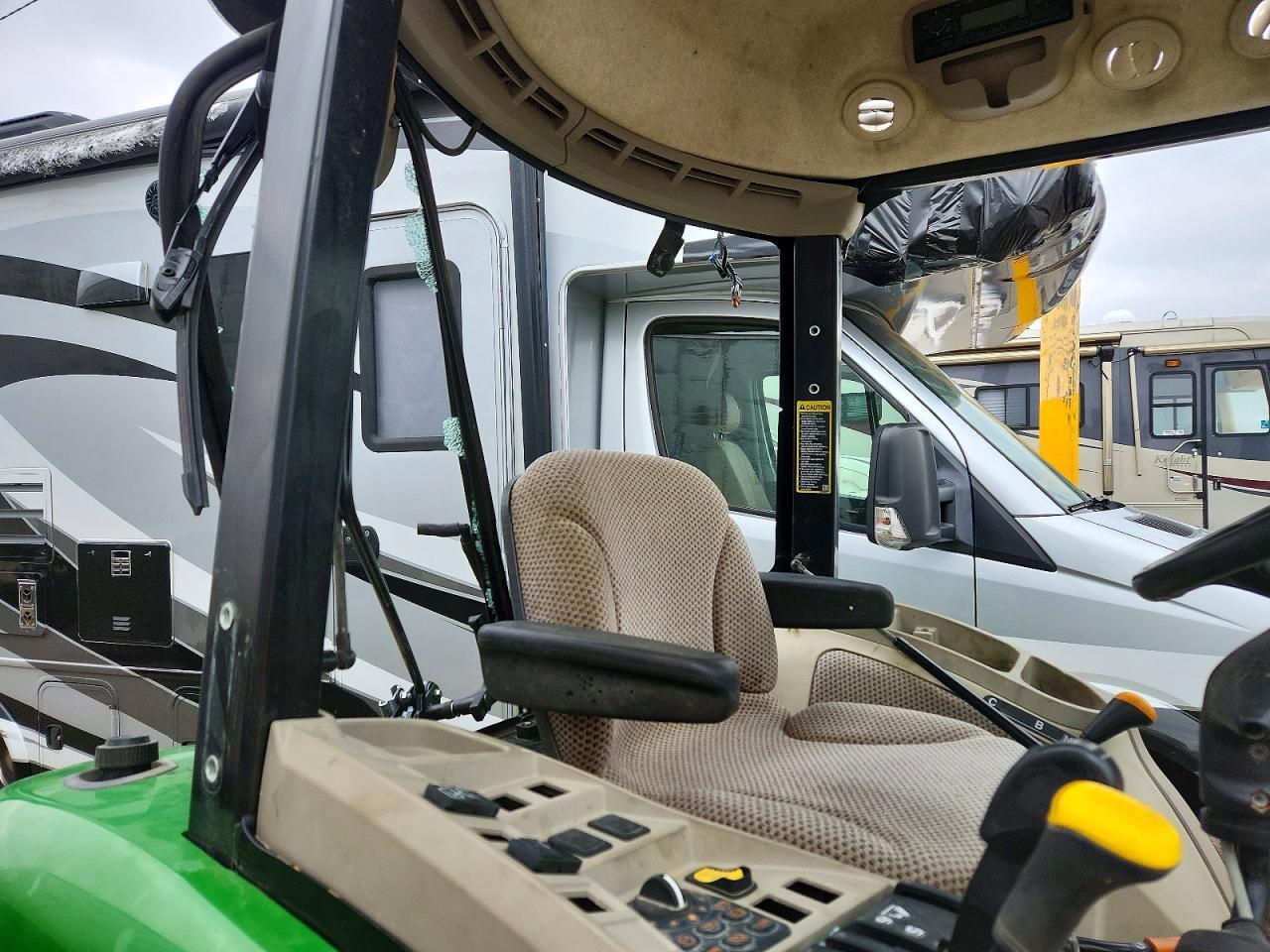 2022 John Deere 3033R Mfwd Tractor
