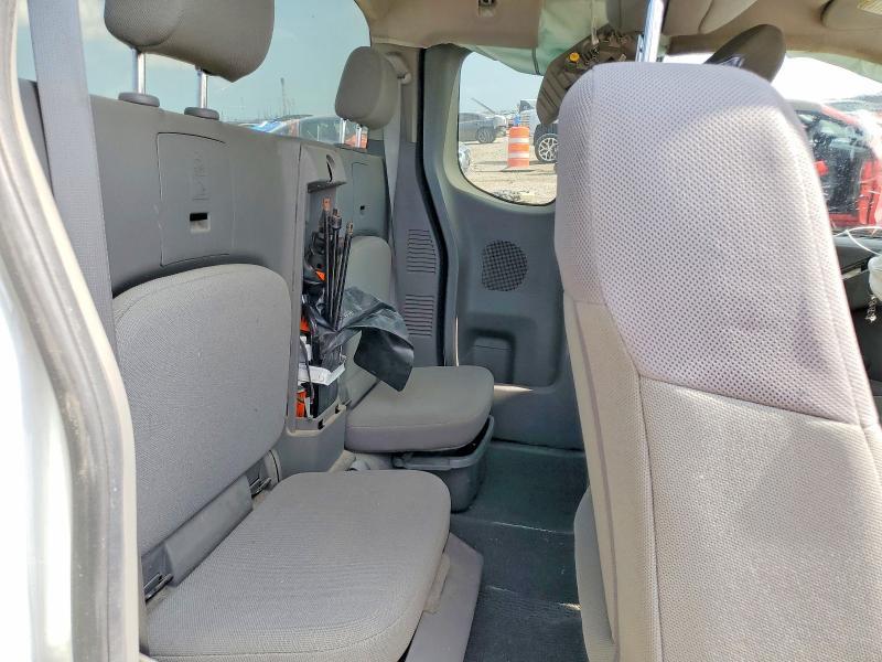 2015 Nissan Frontier s