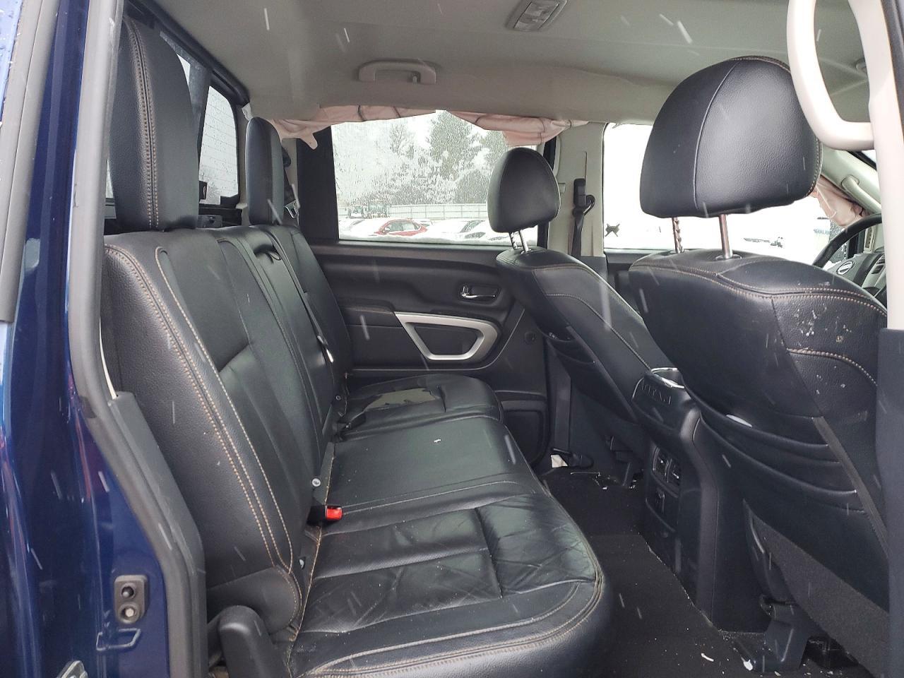 2017 Nissan Titan SL