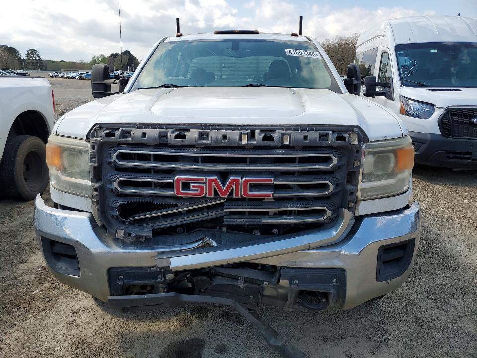 2016 GMC Sierra Flatbed Truck